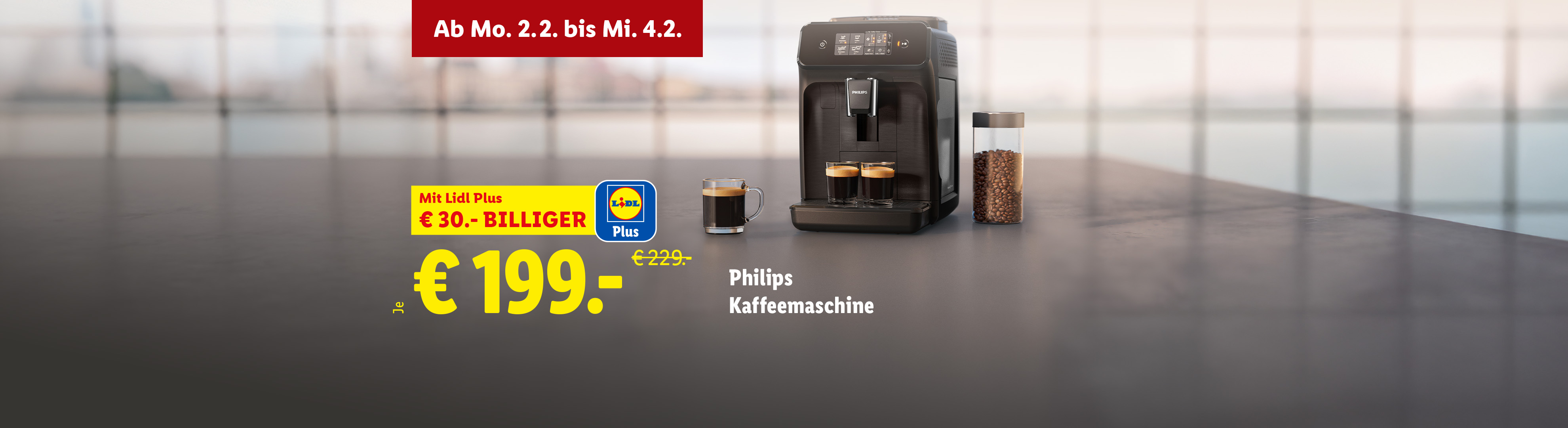 Kaffeemaschine mit zwei Tassen Espresso und Kaffeebohnen, beworben mit einem Rabatt.