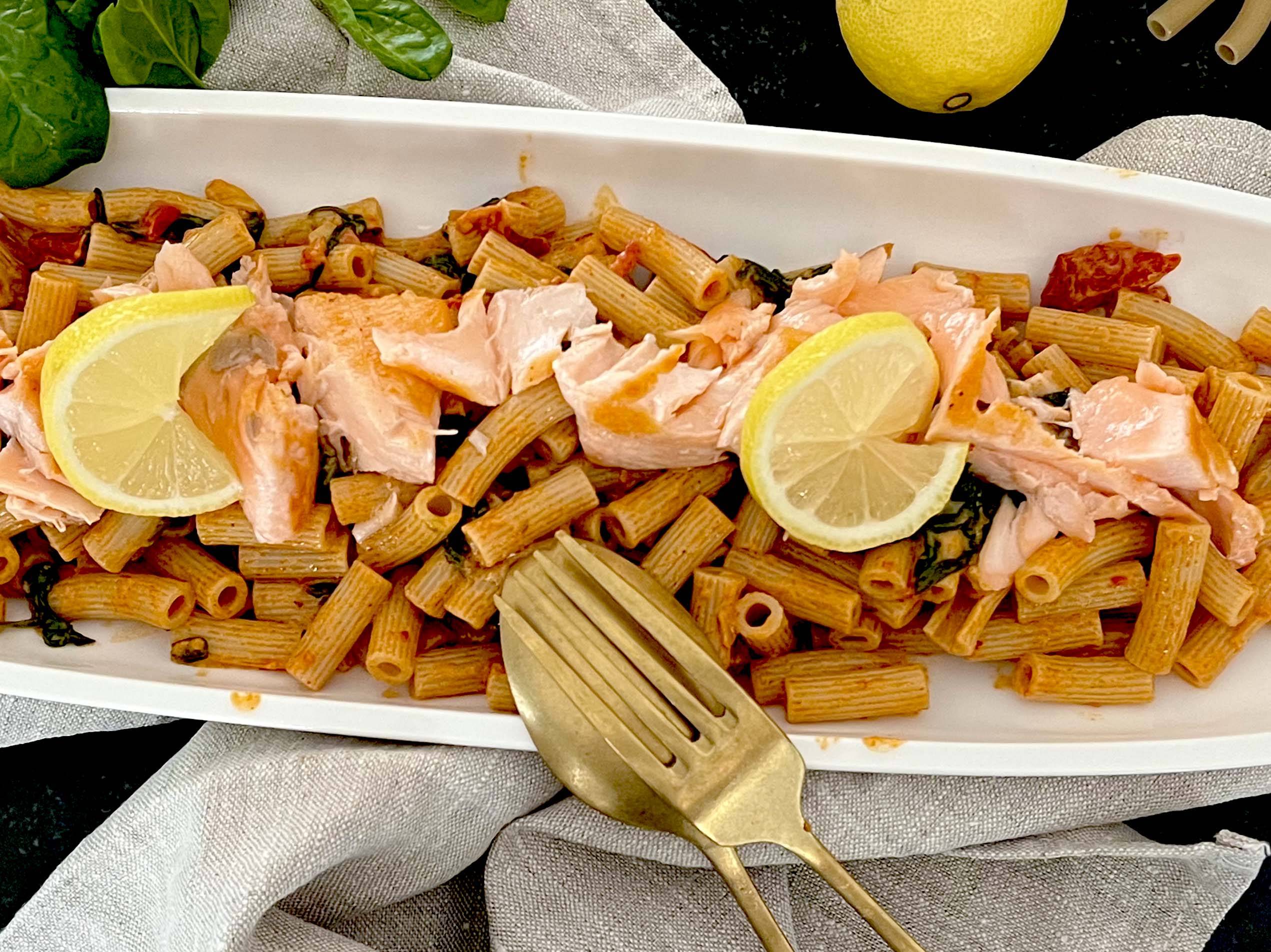 Cremige Lachs-Rigatoni