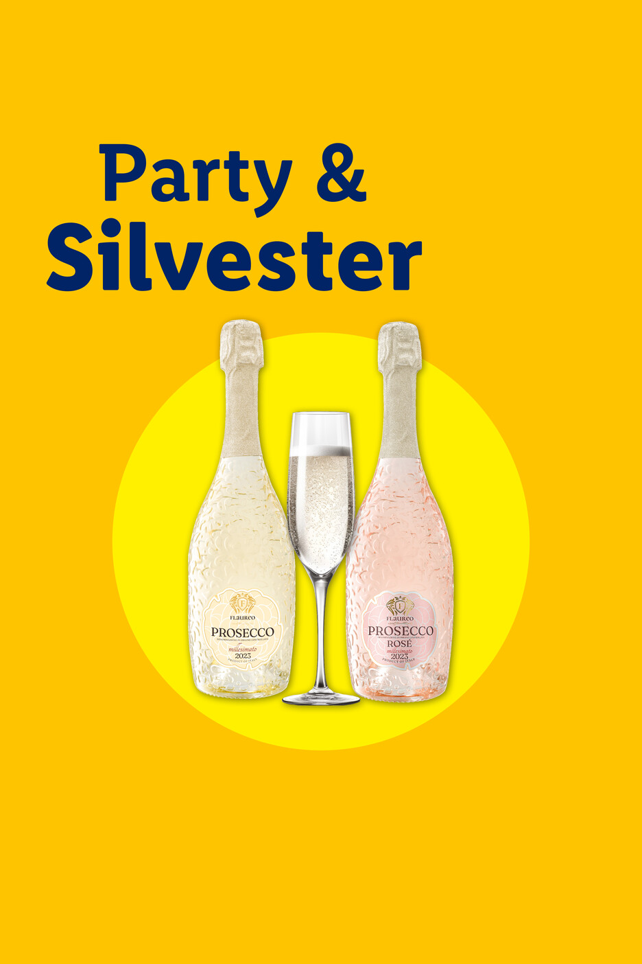 Zwei Flaschen Flaurco Prosecco (weiß und rosé) und ein Glas Sekt auf gelbem Hintergrund.