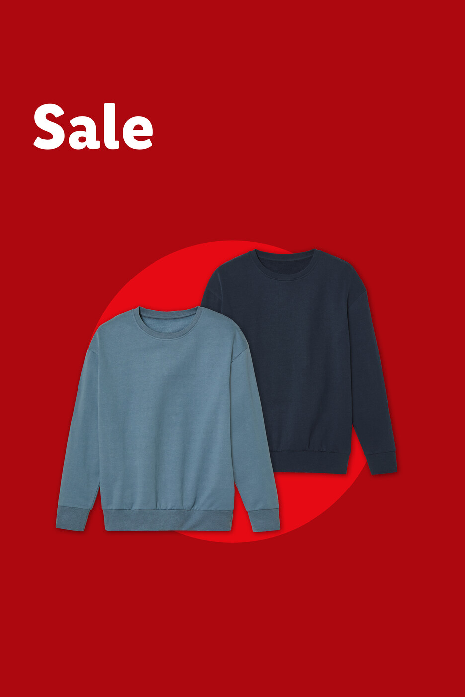 Zwei Sweatshirts in Blau und Dunkelblau auf rotem Hintergrund mit „Sale“-Schriftzug