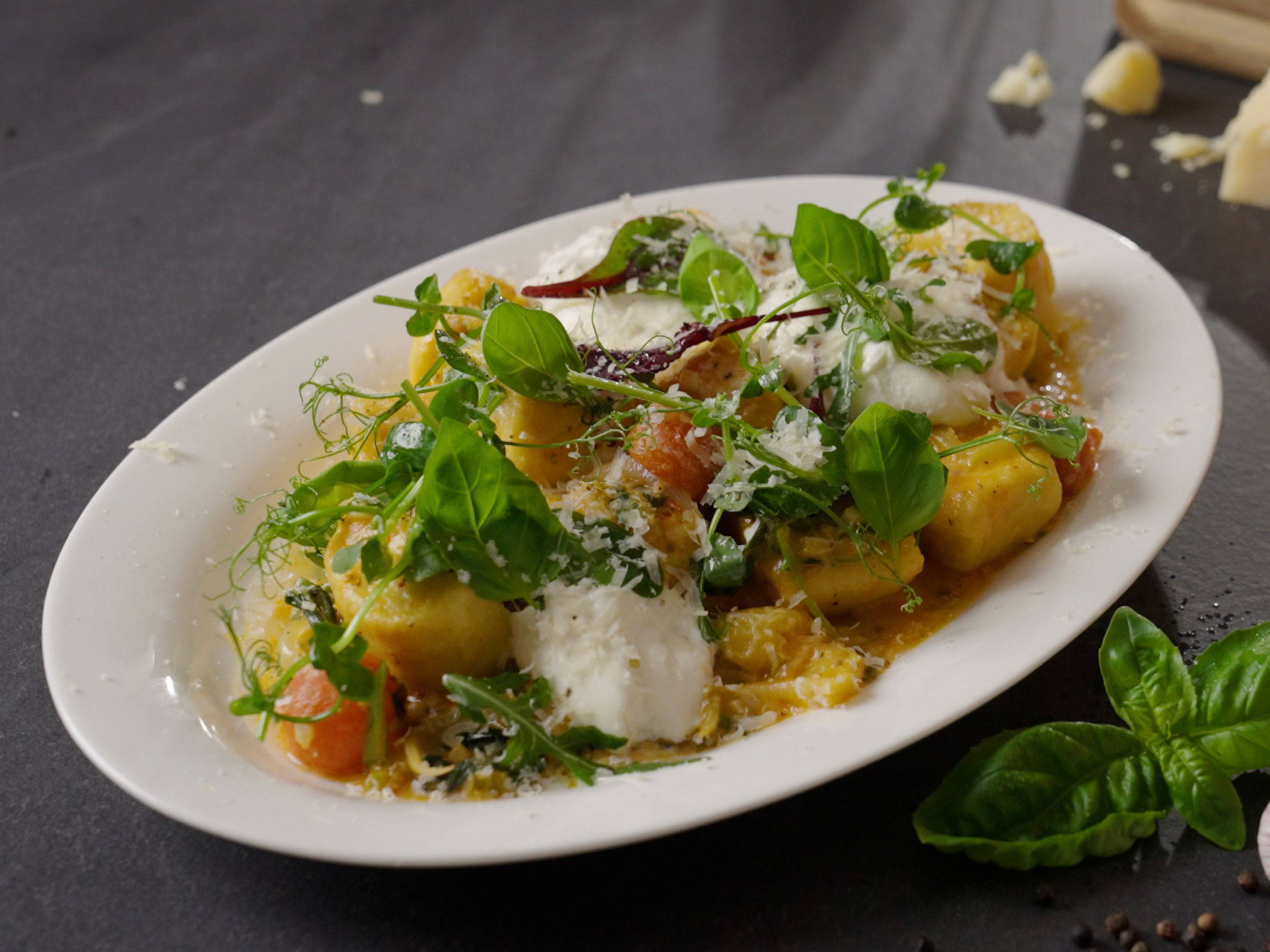 Kartoffel-Gnocchi in Tomaten-Basilikum-Sauce