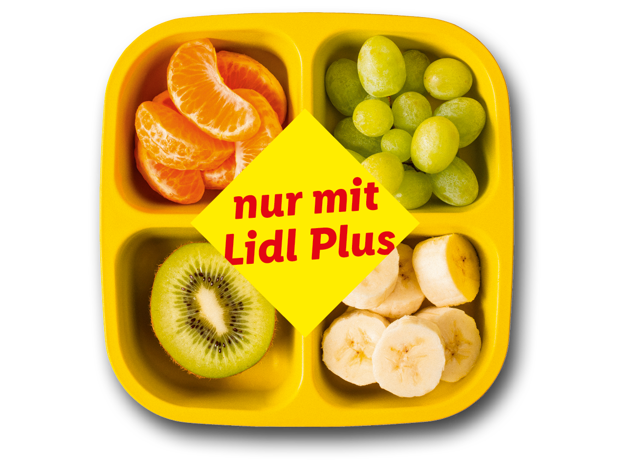 Gelbe Schale mit Mandarinen, Trauben, Kiwi und Bananen; gelbes Banner mit der Aufschrift 'nur mit Lidl Plus'.