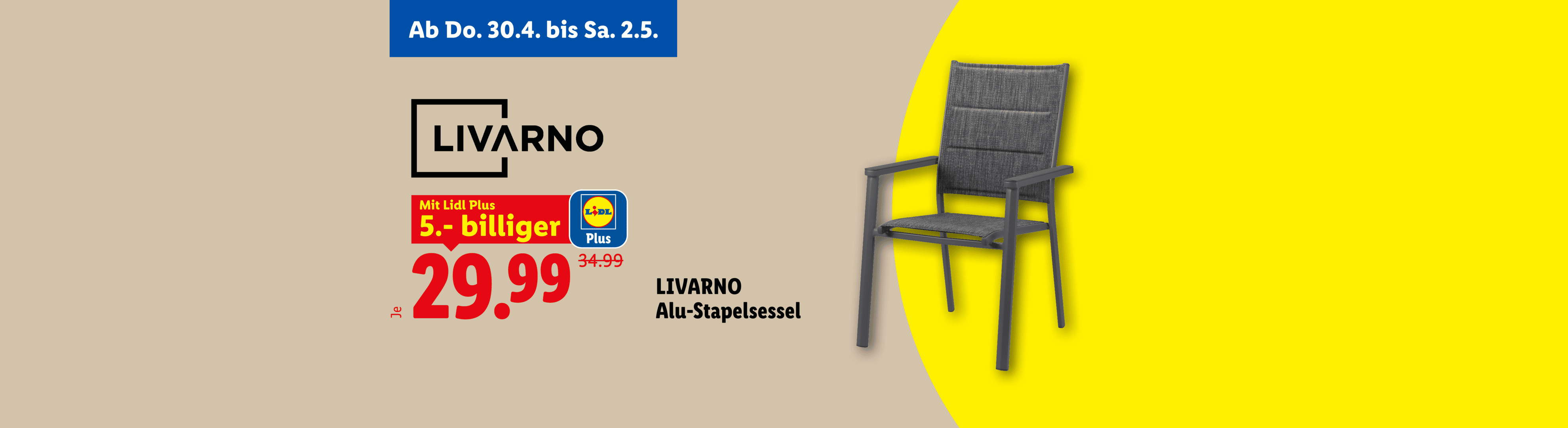 Ein grauer Stapelsessel mit Armlehnen, beworben mit einem Rabatt von 5 Euro und einem Preis von 29,99 Euro.