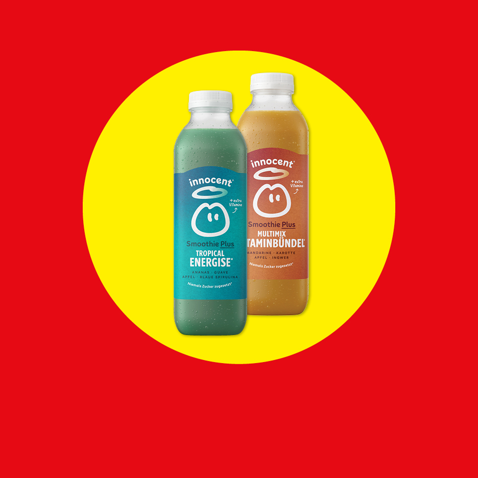 Zwei Innocent Smoothie Plus Flaschen: Tropical Energise und Multimix Vitaminbündel.