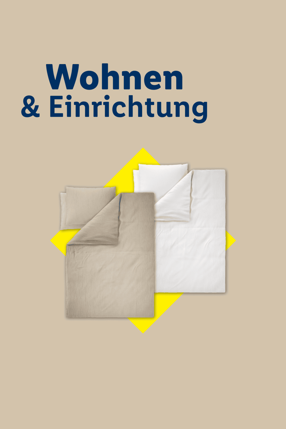Wohnen & Einrichtung: Zwei Bettwäsche-Sets (beige und weiß) auf gelbem Hintergrund.