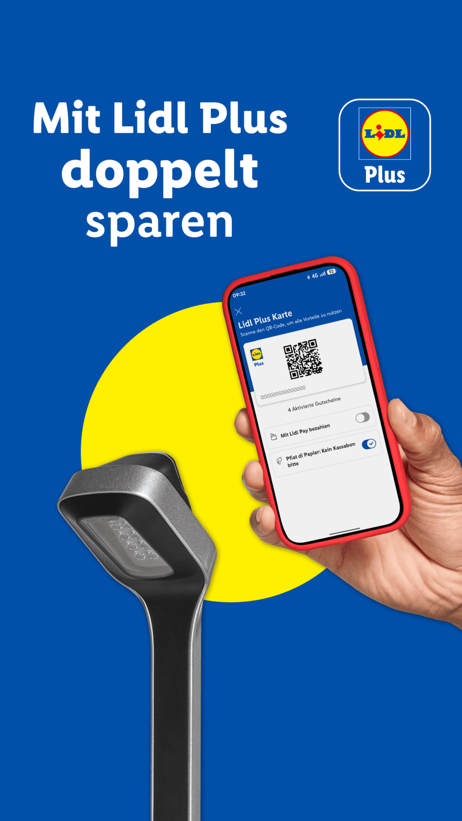 Ein Smartphone mit der Kundenkarten-App wird an einen Scanner gehalten, mit dem Text 'Mit Lidl Plus doppelt sparen'.