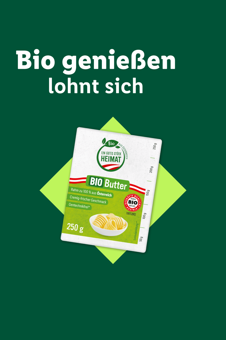 Bio-Butterpackung mit der Aufschrift „Bio genießen lohnt sich“ auf grünem Hintergrund.