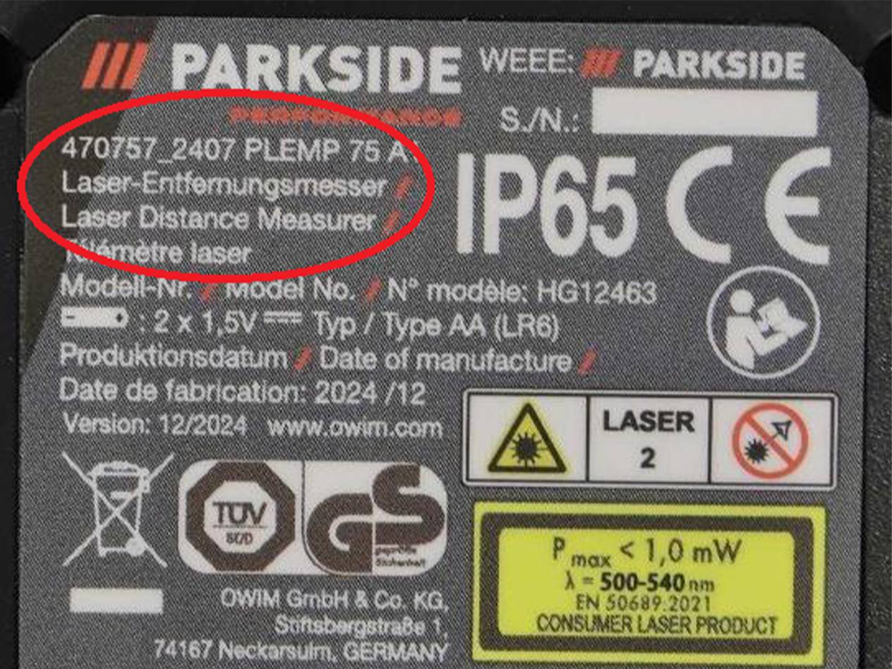 Ein Etikett für einen Parkside Laser-Entfernungsmesser mit Modellnummer, technischen Daten und Herstellerinformationen.